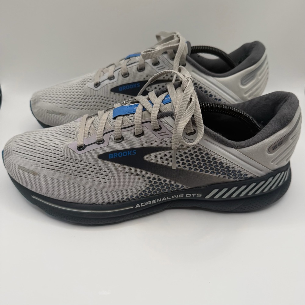 Brooks Adrenaline GTS 22 Running Shoes Mens Size 11 Gray Black Sneakers